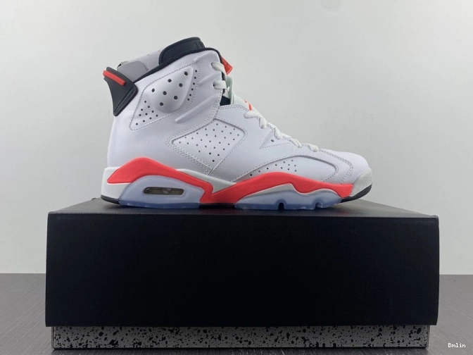 Bmlin Retro (2014) 384664-123 Infrared 6 Jordan White 0824